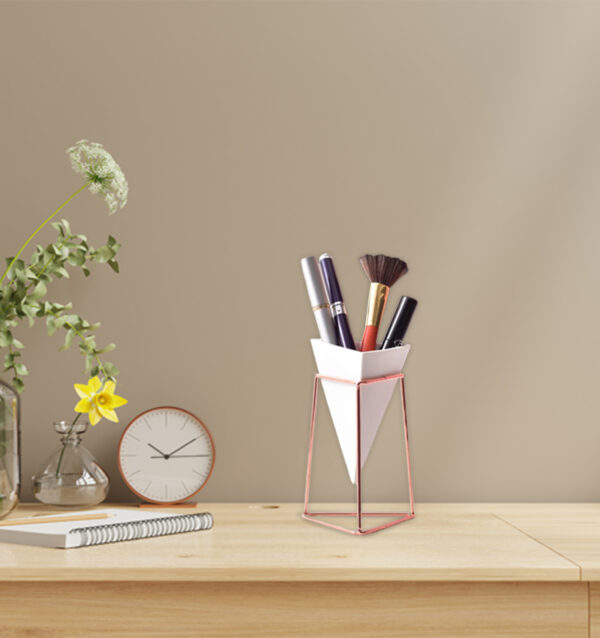 Triangle Pen Stand With